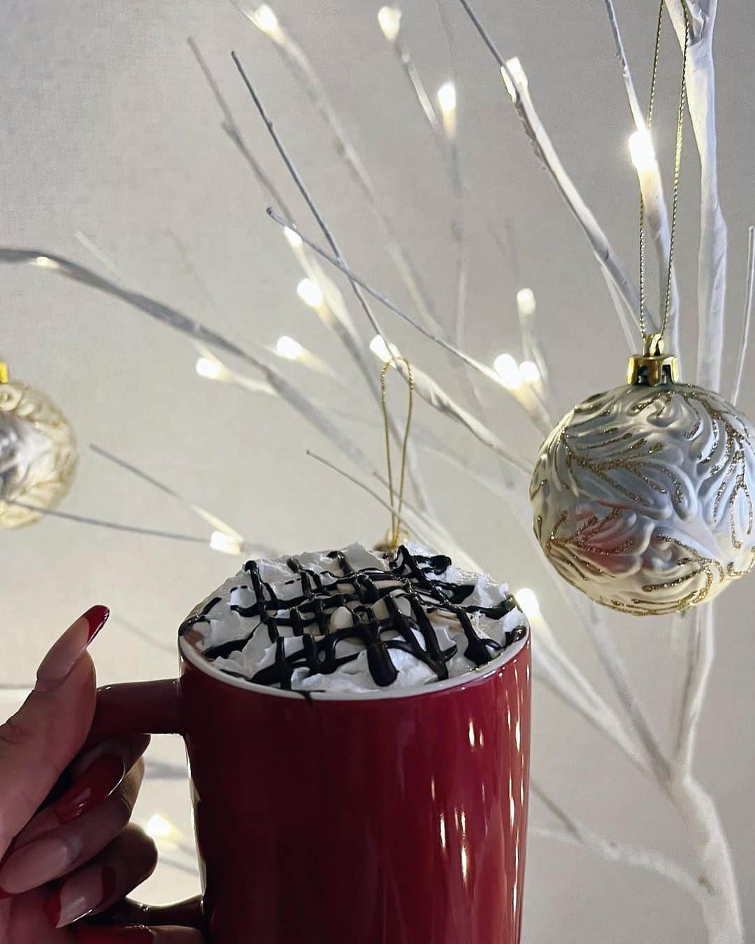 ゆん（並木優奈）さんのインスタグラム写真 - (ゆん（並木優奈）Instagram)「今年はサンタクロース🎅🏼❤️  クリスマスイヴは お家でホットチョコ作って ぬくぬくしてた🍫  #christmaseve#cafe」12月30日 21時55分 - yunaaaaa.x