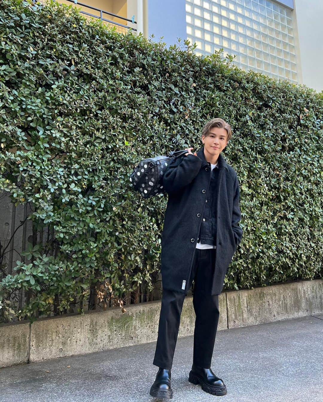 岩田剛典さんのインスタグラム写真 - (岩田剛典Instagram)「GOODBYE 2022👋🏻▶️🐇  #今年もありがとうございました  #煩悩よさらば #良いお年を🫰🏻」12月31日 13時33分 - takanori_iwata_official