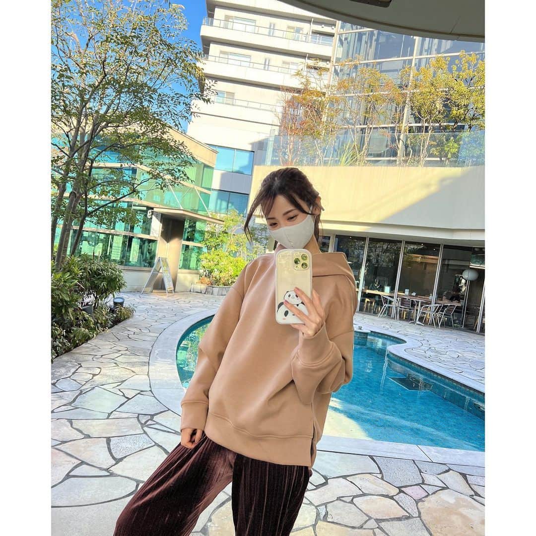 垰智子さんのインスタグラム写真 - (垰智子Instagram)「年納めに @goldsgym.shibuyatokyo で 岩盤浴を♨️ . 実は @goldsgym.shibuyatokyo には 岩盤浴もあって、ガウンやタオルのセットプランがあるから手ぶらで行って岩盤浴だけ 体験する事も出来るの✨😊 . 疲れた身体を癒すのもいいし、 冷えた体をあたためるのにもオススメ😍 . 今日は大晦日😊 みなさま、今年もたくさんありがとう ございました✨ たくさんの感謝を感じなら、 来年もよろしくお願い致します🙇‍♀️ . それでは よいお年をお迎えください🎍 . . #ゴールドジム渋谷東京 #PR #ゴールドジム #トレーニング #パーソナルトレーニング #ジムトレーニング #gym #treaning #fitness #dance #goldgym #岩盤浴」12月31日 14時41分 - taotao_tomo