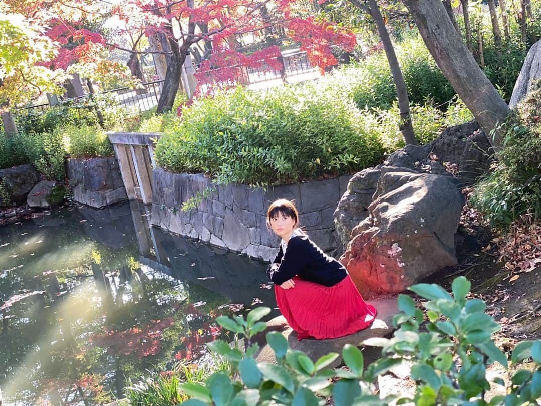凛美さんのインスタグラム写真 - (凛美Instagram)「◡̈ ⁡ 「B.L.T」オフショット② ⁡ 紅葉が綺麗で いいお天気で素敵な撮影でした🍁 ⁡ 珍しい衣装で新鮮☺︎  photo @kosukemae  stylist sekiko_minami  makeup @hoshi_na  ありがとうございました✨ ⁡ #BLT」12月31日 17時42分 - rimi_kenon_official
