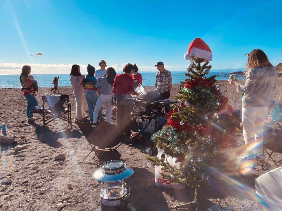 佐々木志織さんのインスタグラム写真 - (佐々木志織Instagram)「🎄🌊 .  天気も良くて暑いくらいの 最高だった12/25  .  #海#鎌倉#由比ヶ浜#材木座#森戸#逗子#素敵女子#BBQ#sup#surfing#自然#神奈川#横須賀#三浦海岸#水着#小麦肌#日焼け#ビキニ海#美ボディ#健康美#高身長女子#ビジョビ#トレーニング#ジム#トレーニング女子#フィットネス#sea#ocean#Xmas#Christmas」12月31日 18時17分 - shiorio118