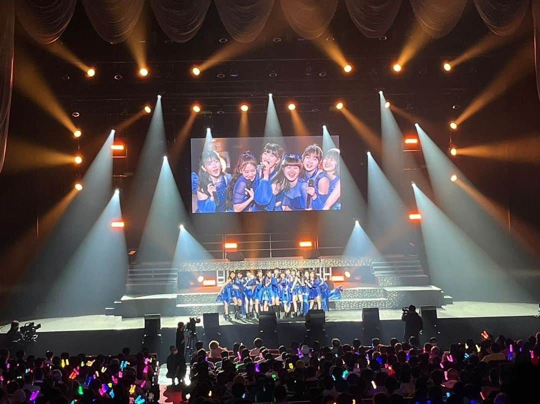 譜久村聖さんのインスタグラム写真 - (譜久村聖Instagram)「モーニング娘。'22 LAST LIVE盛り上がった〜🎤✨  最高の皆と 最高な時間を過ごせて 最高だったぁあ〜〜〜〜👑  皆さまどうぞ 良いお年をお迎えください💐  #morningmusume22 #モーニング娘 #morningmusume #モーニング娘22 #譜久村聖 #中野サンプラザ #生配信 #ライブビューイング  #22ありがとう」12月31日 22時21分 - mizuki_fukumura.official