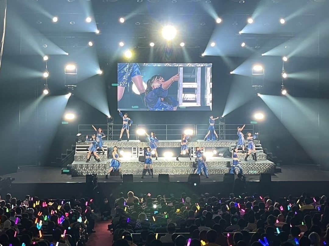 譜久村聖さんのインスタグラム写真 - (譜久村聖Instagram)「モーニング娘。'22 LAST LIVE盛り上がった〜🎤✨  最高の皆と 最高な時間を過ごせて 最高だったぁあ〜〜〜〜👑  皆さまどうぞ 良いお年をお迎えください💐  #morningmusume22 #モーニング娘 #morningmusume #モーニング娘22 #譜久村聖 #中野サンプラザ #生配信 #ライブビューイング  #22ありがとう」12月31日 22時21分 - mizuki_fukumura.official