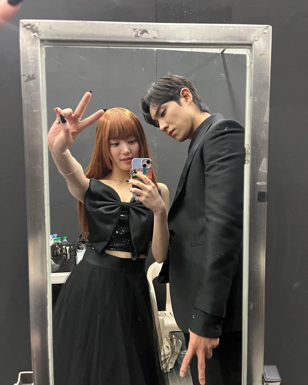 イ・ユビさんのインスタグラム写真 - (イ・ユビInstagram)「🖤  1년동안 재밌는 드라마 만들어주신 모든 스탭분들 감사드려요 👏🏻 내년엔 7인이온당>_< 해삐뉴이어 😈🥳 #sbs연기대상 #7인의탈출 #준오빠왜인스타안해」12月31日 22時26分 - yubi_190