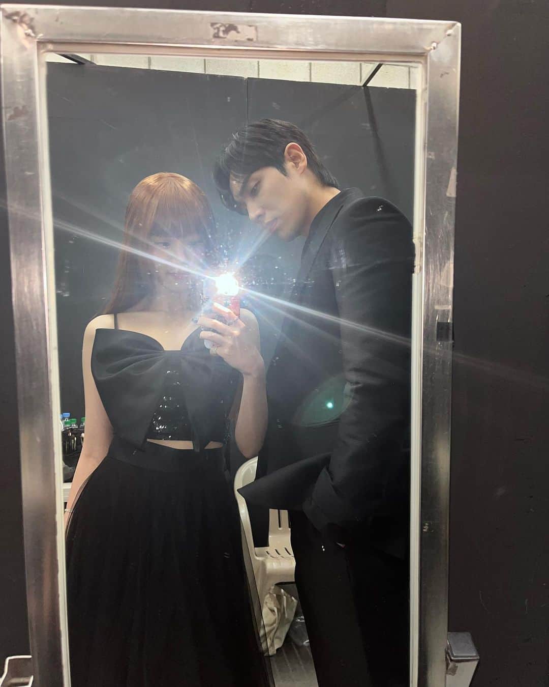 イ・ユビさんのインスタグラム写真 - (イ・ユビInstagram)「🖤  1년동안 재밌는 드라마 만들어주신 모든 스탭분들 감사드려요 👏🏻 내년엔 7인이온당>_< 해삐뉴이어 😈🥳 #sbs연기대상 #7인의탈출 #준오빠왜인스타안해」12月31日 22時26分 - yubi_190