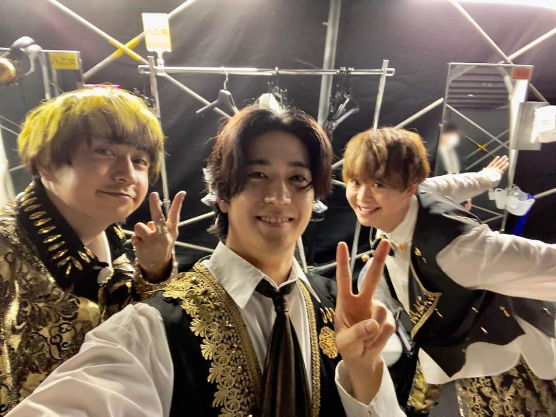 Hey! Say! JUMPさんのインスタグラム写真 - (Hey! Say! JUMPInstagram)「⁡ ⁡ カウコンオフショット📸 ⁡ #山田涼介 #知念侑李 #中島裕翔 #有岡大貴 #髙木雄也 #伊野尾慧 #八乙女光 #薮宏太 #HeySɑyJUMP #JUMPのいんすた」1月1日 1時59分 - heysayjump_official