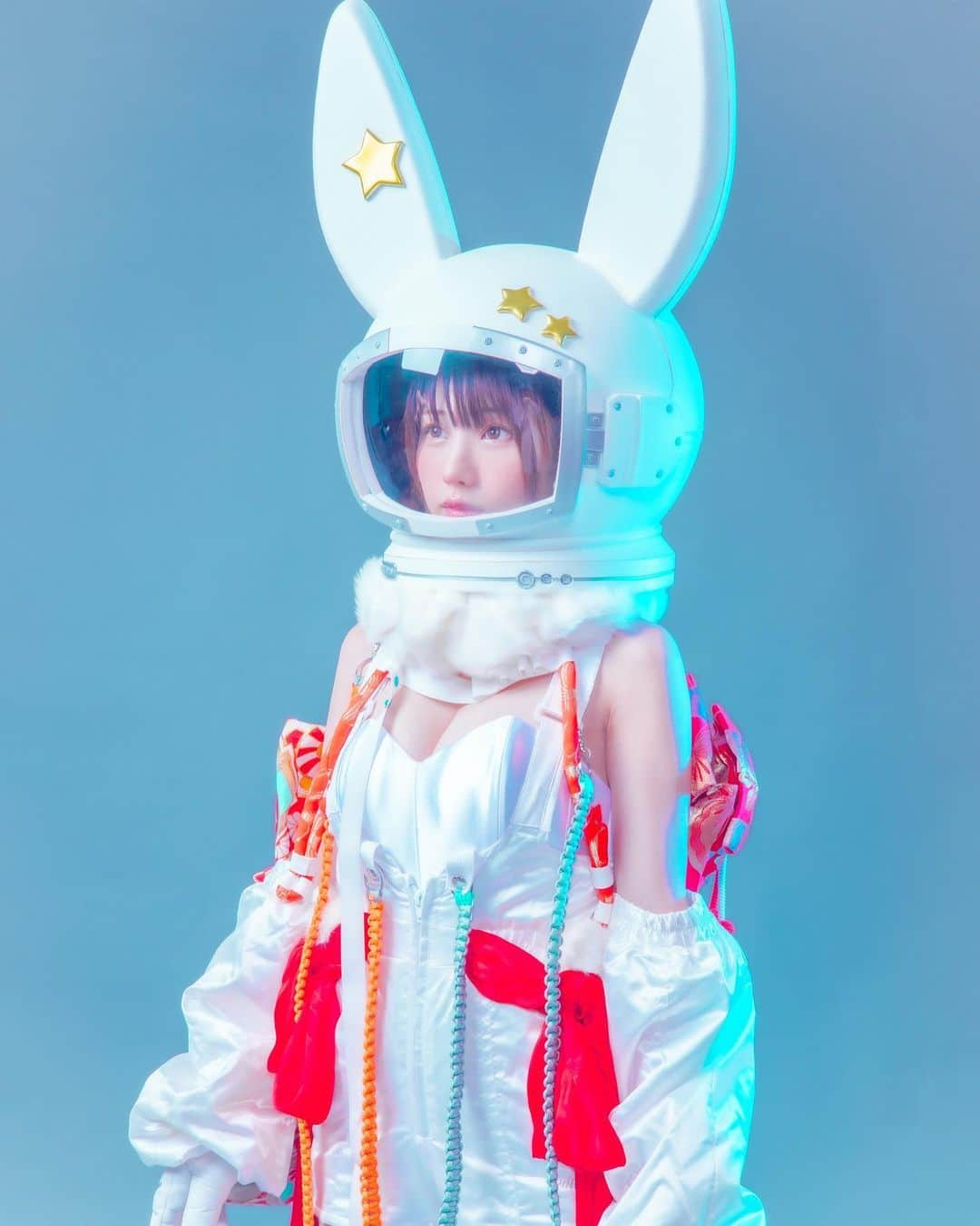 えなこさんのインスタグラム写真 - (えなこInstagram)「2023年は卯年🐰 今年は目指せ！宇宙進出…🚀」1月1日 17時36分 - enakorin