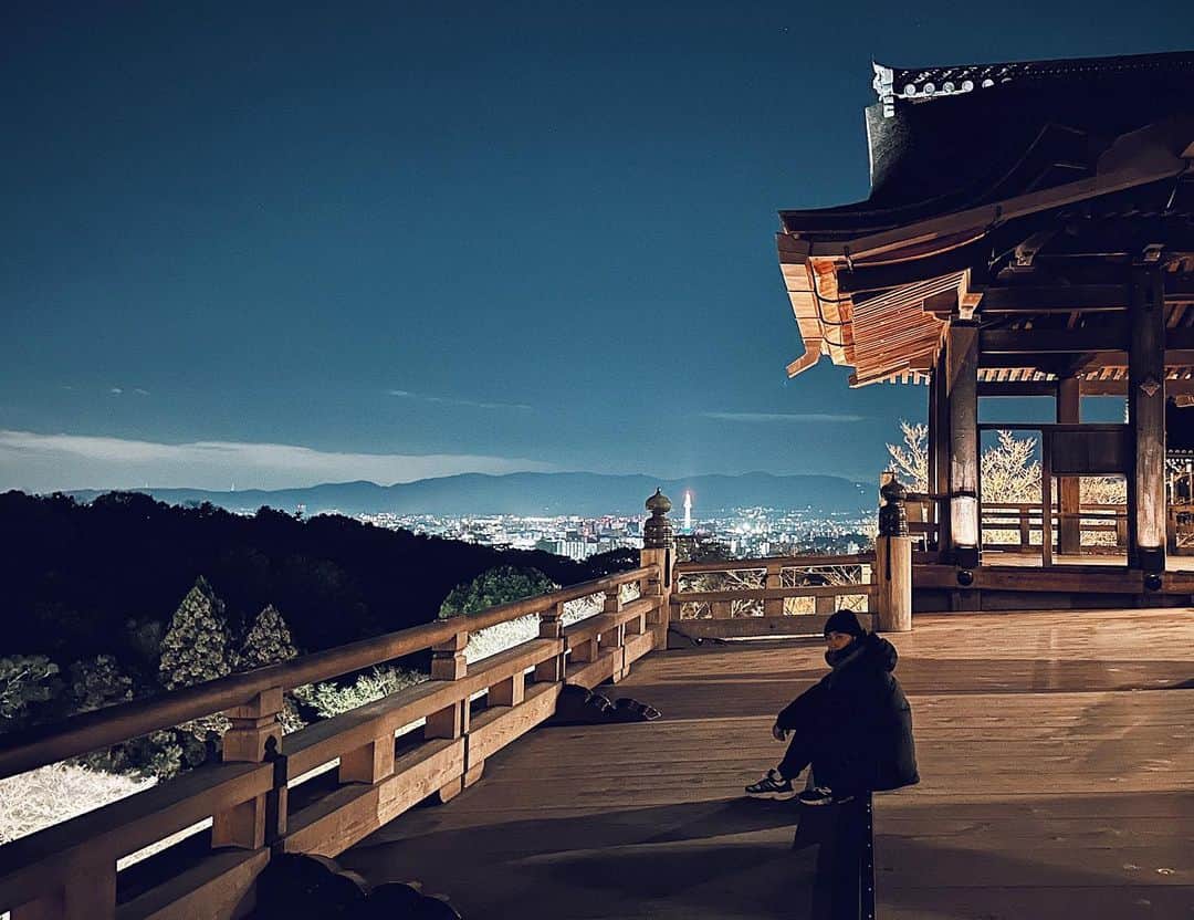 三浦大地さんのインスタグラム写真 - (三浦大地Instagram)「年越は清水寺で除夜の鐘を撞かせてもらい、平安神宮で初詣。  正月の静けさが好き。」1月1日 21時31分 - daichi_1127