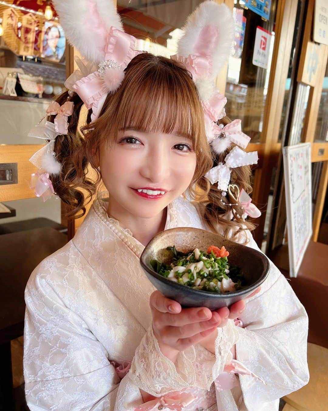 もえのあずきさんのインスタグラム写真 - (もえのあずきInstagram)「うさぎどし🐇 #あけましておめでとうございます #もえあず#着物デート #うさぎのいる暮らし #うさぎ好きさんと繋がりたい」1月1日 23時20分 - moeazukitty