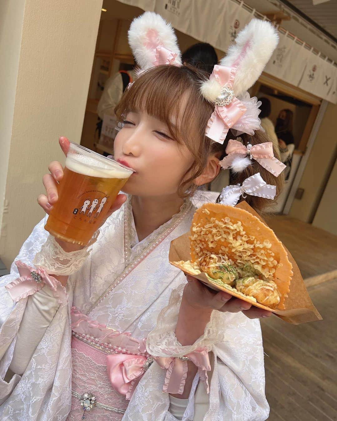 もえのあずきさんのインスタグラム写真 - (もえのあずきInstagram)「うさぎどし🐇 #あけましておめでとうございます #もえあず#着物デート #うさぎのいる暮らし #うさぎ好きさんと繋がりたい」1月1日 23時20分 - moeazukitty