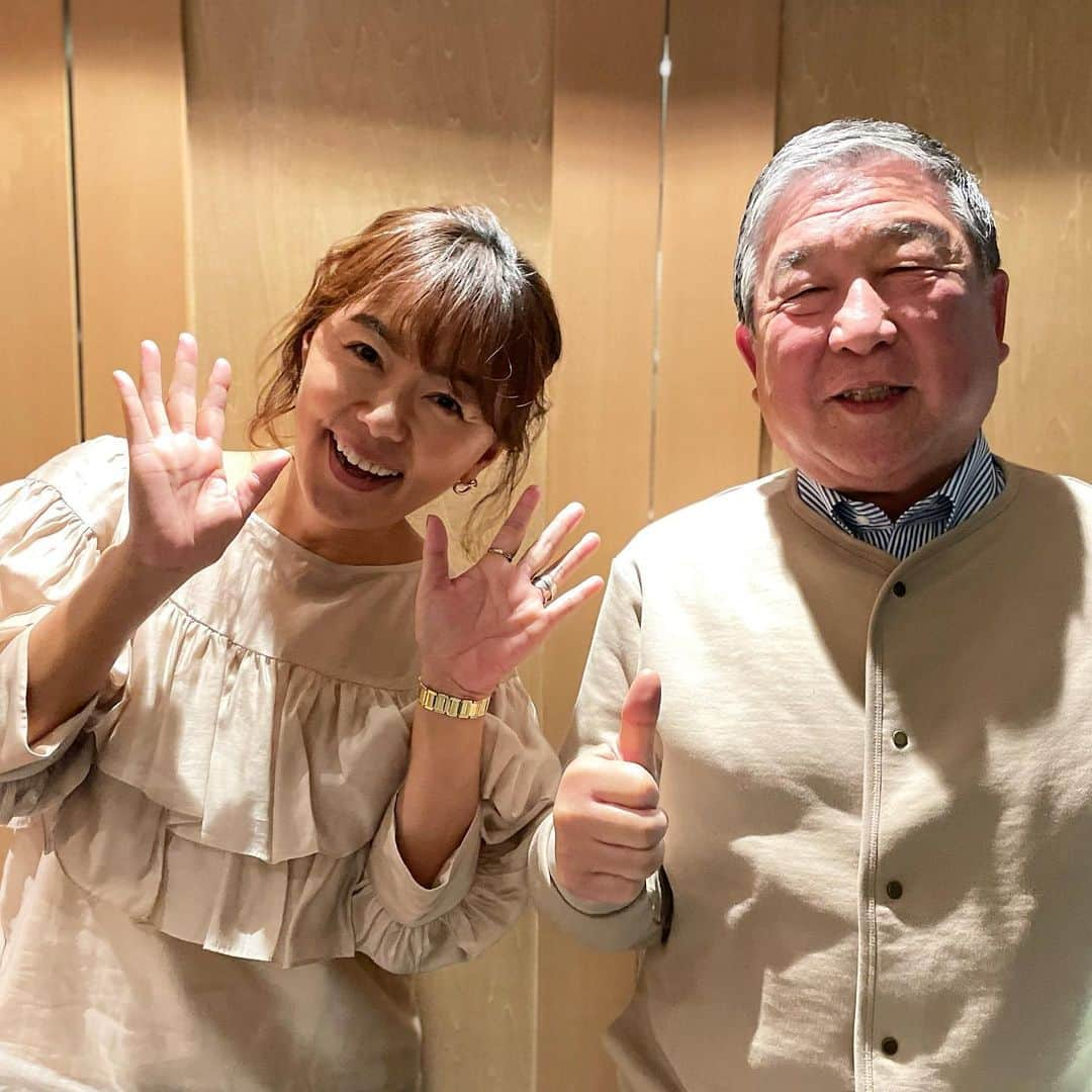 田中律子さんのインスタグラム写真 - (田中律子Instagram)「みなさま、本年もよろしくお願い致します🙏🏼🙌🏼🤩  今年も、本日1/2テレビ朝日にて13時から、『路線バスで寄り道の旅』お正月SP3時間半放送からスタートです📺  徳さんとバス旅🚌して丸10年❗️❗️ホントに楽しい撮影で、毎月徳さんにもスタッフのみんなにも、ゲストさまにも会えるのが楽しみで仕方ない🤩  2022年は、高視聴率でテレビ朝日から表彰されたり、うれしいこともいっぱい❤️2023年も、たくさんバス旅🚌で、色々なところにお邪魔させていただきます🙌🏼  #路線バスで寄り道の旅 #テレビ朝日 #バス旅 #徳さん  #お正月スペシャル」1月2日 10時38分 - ri2kotanaka