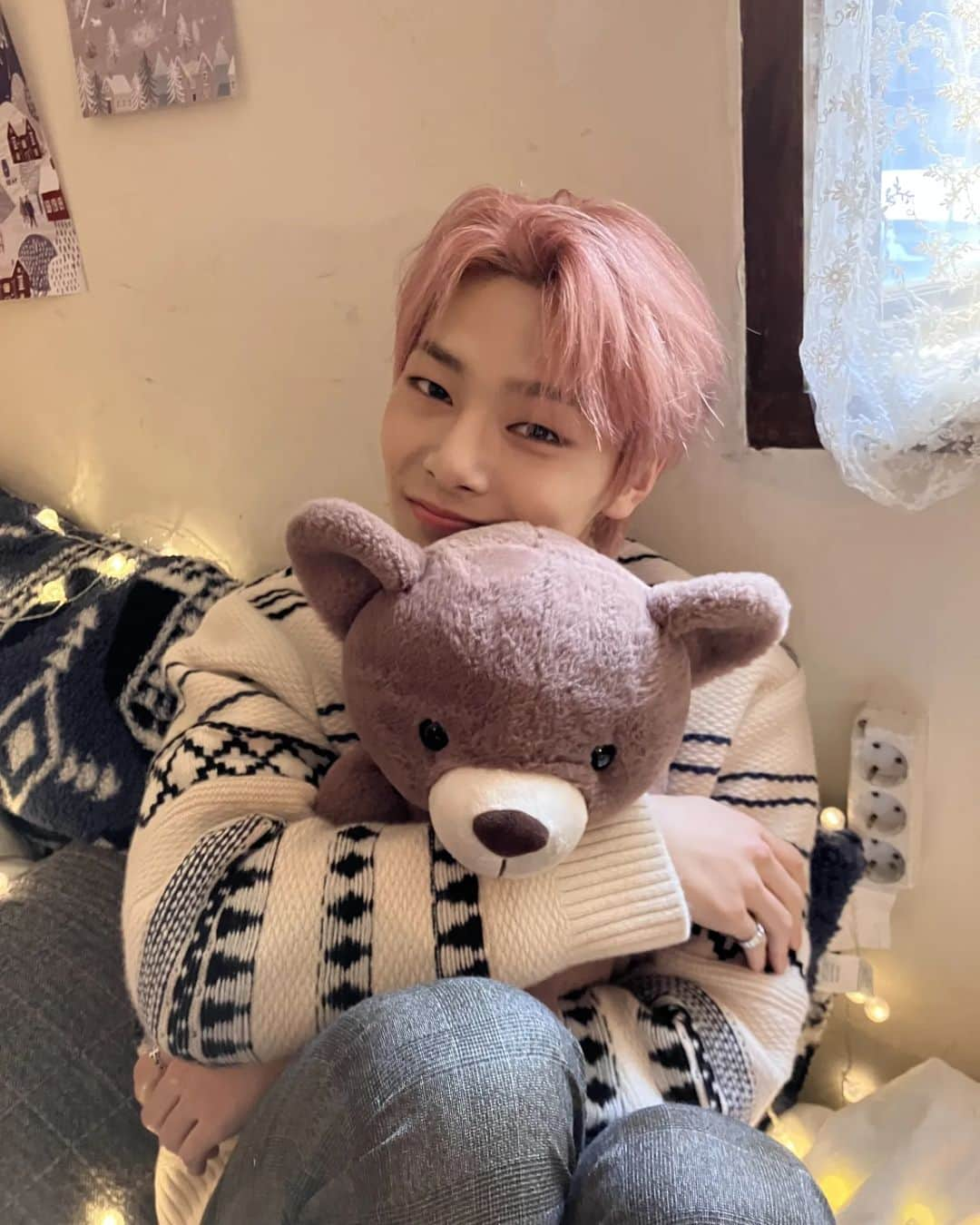 Stray Kidsさんのインスタグラム写真 - (Stray KidsInstagram)「💕🧸💕 #StrayKids#STAY#IN스타그램#🦊」1月2日 18時42分 - realstraykids