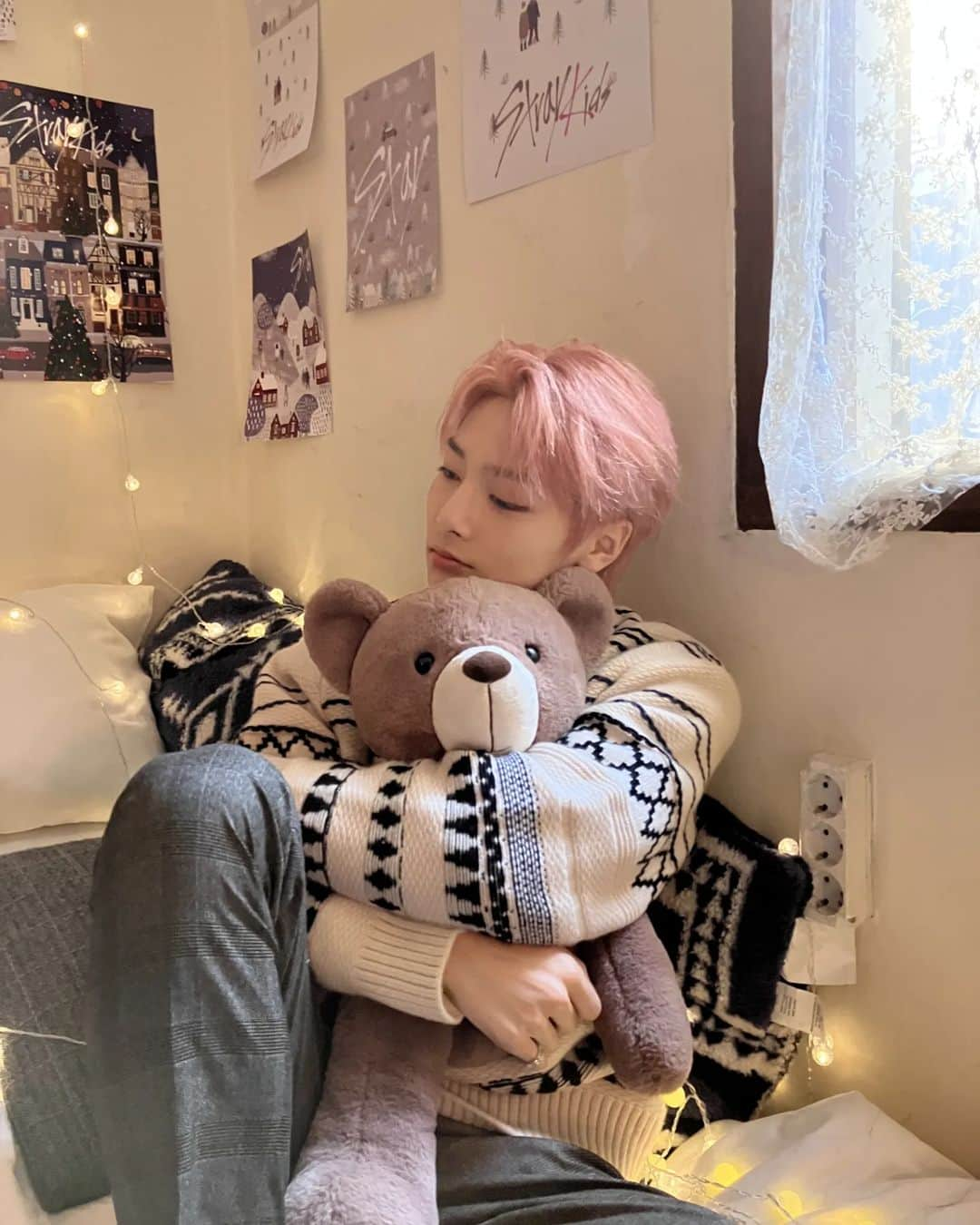 Stray Kidsさんのインスタグラム写真 - (Stray KidsInstagram)「💕🧸💕 #StrayKids#STAY#IN스타그램#🦊」1月2日 18時42分 - realstraykids