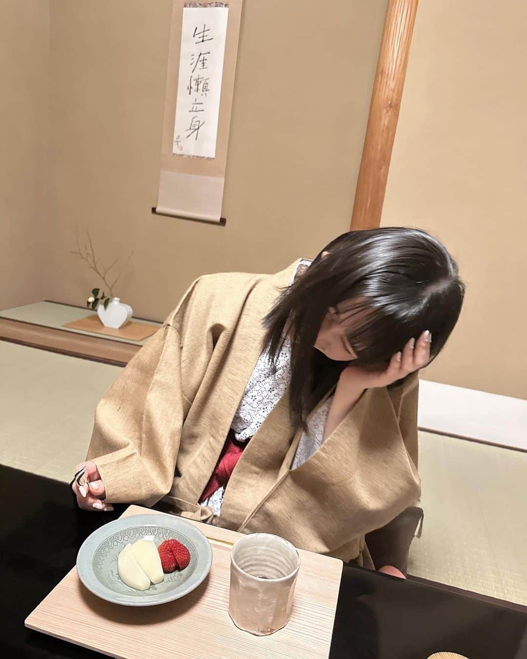 鎮西寿々歌さんのインスタグラム写真 - (鎮西寿々歌Instagram)「楽しかったすぎる 美味しかったすぎる 去年の温泉旅♨️ 誰と行ったでしょう🫠」1月2日 20時27分 - tarasuzuka24