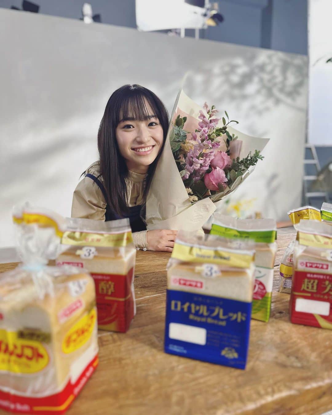 田牧そらさんのインスタグラム写真 - (田牧そらInstagram)「.  山崎製パンさんの「おいしくチョイス」のCMご覧いただけましたか？  私は家族と駅伝を見ていたらたくさんCMが流れたので、食べたくなりました！🍞  #山崎製パン  #おいしくチョイス #田牧そら」1月3日 18時26分 - sora_tamaki_official