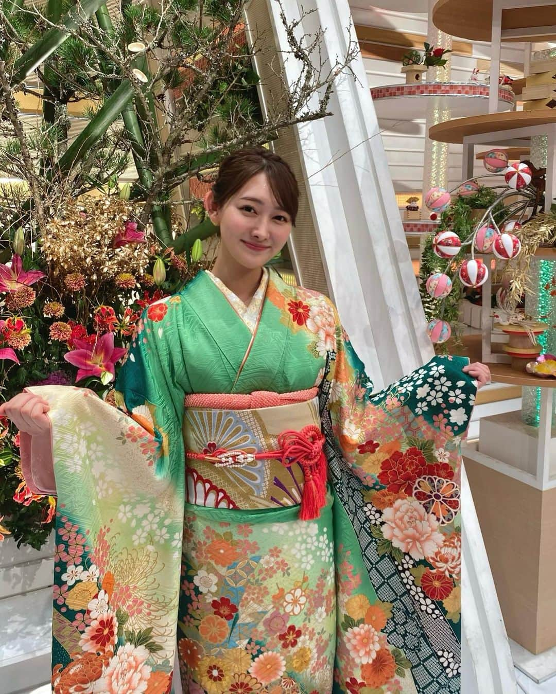 森山みなみさんのインスタグラム写真 - (森山みなみInstagram)「.  新春スペシャルでの振袖👘  たくさんの種類の中から、沢山試着をして選びました！  こんな素敵な振袖を着ることができて幸せな一年の始まりでした。  さっ、明日1月4日からは通常放送が始まりますのでよろしくお願いします✨   #テレビ朝日 #羽鳥慎一モーニングショー #モーニングショー #アナウンサー  #森山みなみ  #振袖」1月3日 21時58分 - minami.moriyama_ex