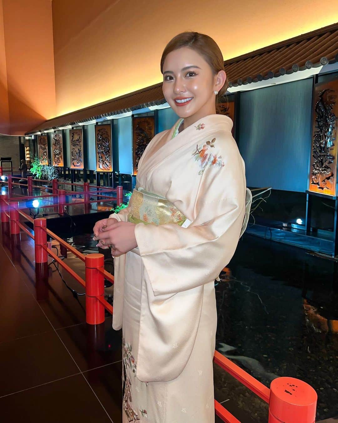 カレンさんのインスタグラム写真 - (カレンInstagram)「Happy New Year❤️👘🇯🇵🎍  #NewYear #2023 #japanesegirl #me #kimono」1月3日 22時27分 - cjd_karen