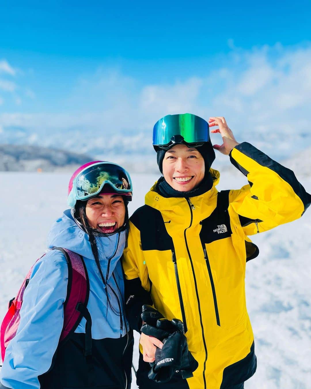 原沙知絵さんのインスタグラム写真 - (原沙知絵Instagram)「今年のテーマは「挑戦」ということでスキーに再挑戦してみました。オーストリアの山で🇦🇹恐怖体験をしてからスキーが怖くなってしまったままでした。今回プロスキーヤーの @mana_uen00116 さんのおかげで恐怖がなくなり楽しく滑れるようになりました！本当に楽しかった。ありがとうございました！  そして長年お世話になっている @chef.kenken のお料理にも癒され、心も体も元気になりました。  野沢温泉の皆さんありがとうございました🌿これからもよろしくお願いします。  @hausstanton  @compasshouse  #野沢温泉村  #アレルギー対応 #グルテンフリー #vegan #nozawaonsen  #2023」1月4日 11時04分 - harasachie