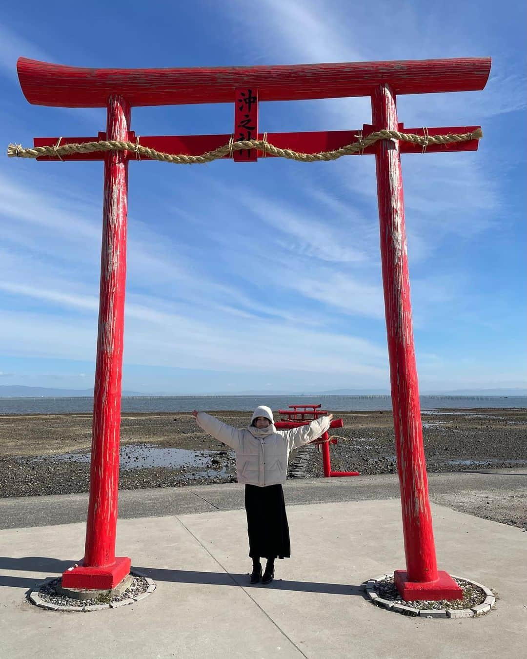 ちとせよしのさんのインスタグラム写真 - (ちとせよしのInstagram)「海中鳥居でばんざーい⛩  お正月は数年ぶりに地元佐賀県で過ごせました😭✨ おじいちゃんおばあちゃん達も喜んでくれて幸せ♡  初詣は大好きな祐徳稲荷神社へ🦊 おみくじは小吉でした！最近大吉見てないなあ…( ´ . ¸ . )  #佐賀県 #佐賀観光 #祐徳稲荷神社 #海中鳥居 #saga」1月4日 17時48分 - chitose_yoshino