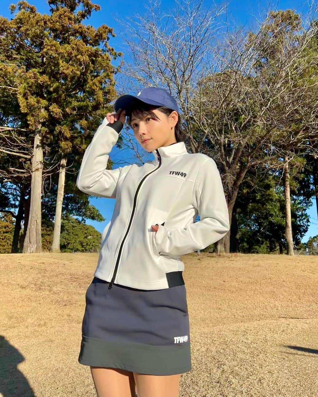 大川成美さんのインスタグラム写真 - (大川成美Instagram)「年始１日からゴルフいってきました。 ． ． #golf #golfstagram #千葉ゴルフ  #ゴルフ　#ゴルフ女子 #ゴルフウェア」1月4日 18時44分 - naru_coco