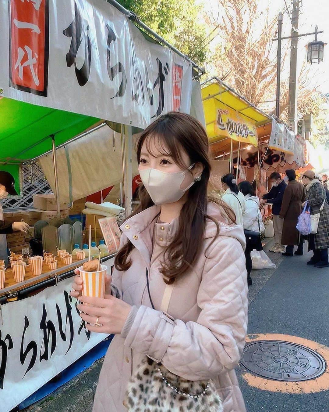 中田絵里奈さんのインスタグラム写真 - (中田絵里奈Instagram)「初詣🐇🌸 . 空気が澄んでいて なんだかとっても良い気が流れてる場所でした🫧🌿 . そしてやっぱり屋台が並んでると ワクワク☺️色々買ってしまいました🍗♡ . . #初詣 #おみくじ #湯島天満宮 #湯島天神 #干支みくじ」1月4日 23時02分 - erinanakata