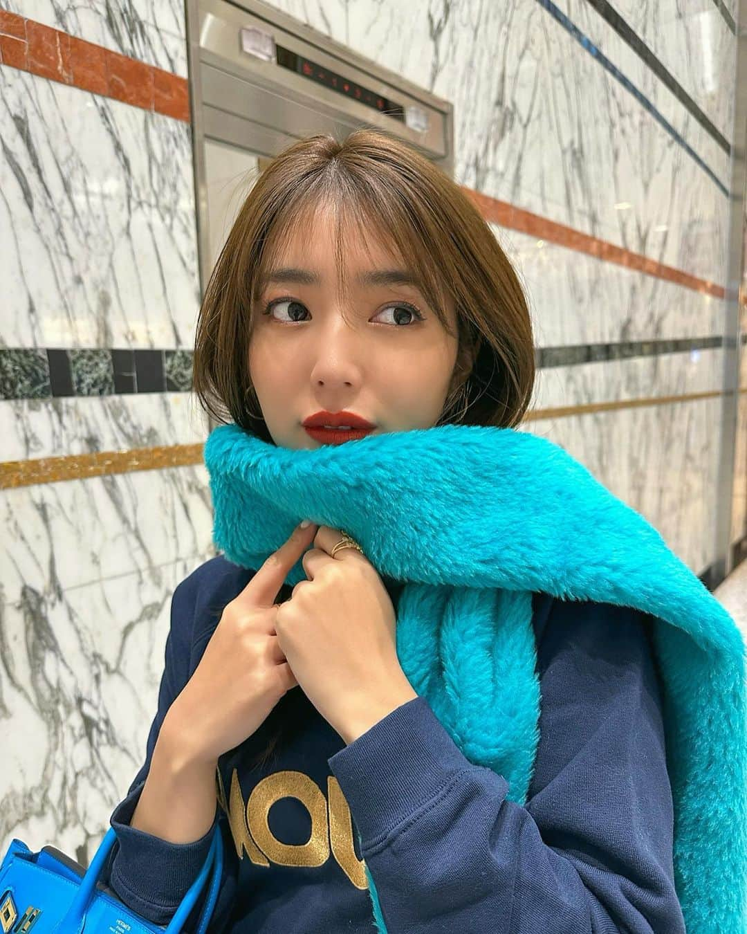 大口智恵美さんのインスタグラム写真 - (大口智恵美Instagram)「1月って寒い🥹 小物をブルーにしてみました💙  #outfit #love #fashion」1月6日 16時01分 - chemiiiii