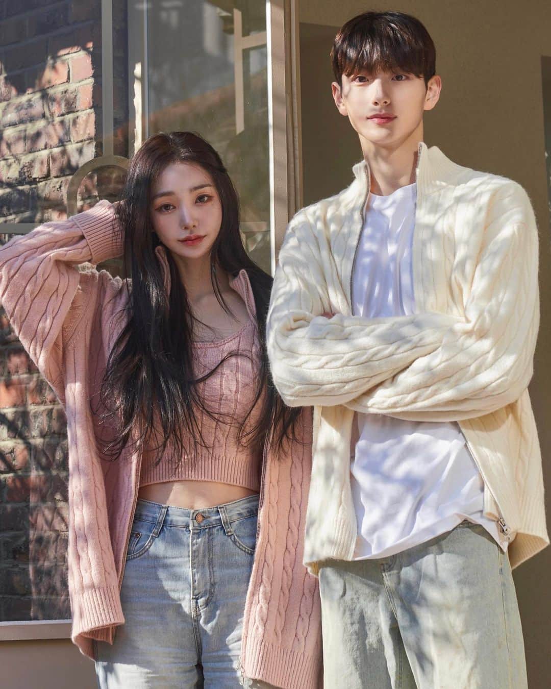 キム・ドヨンさんのインスタグラム写真 - (キム・ドヨンInstagram)「남자친구랑 입기 좋은 간절기+겨울 가디건🤍 명품만드는 동일한 공장에서 제작된 퀄리티라 실제로 받아보시면 이가격에 이퀄리티라고?라며 놀라실거에요 사랑하는 가족들과 연인들과 친구들과 커플룩으로 입어보세요 한정수량으로 판매되구 재입고 없는 상품입니다!」1月6日 16時31分 - dodo_baby