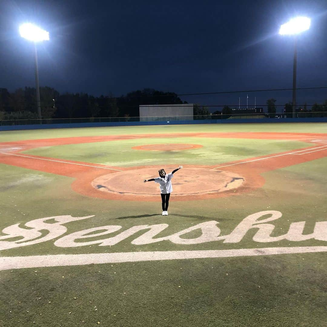 小尾渚沙さんのインスタグラム写真 - (小尾渚沙Instagram)「千葉ロッテマリーンズ応援番組『MARINES FREAKS』⚾️  明日は、2023年１回目の放送です✨  ファン期待のドラフト１位 #菊地吏玖 投手を直撃！ 専修大学へ行き、たっぷりお話を伺いました🎤  さらに球団公式チアパフォーマー 「M☆Splash!!」の2022年卒業メンバーが出演する最後のイベント「マスコット＆M☆Splash!! 2022 Last Revue」の模様もお届けします✨  明日の放送もお楽しみに⚾️  J:COMチャンネル(11ch)で毎月第１・３土曜日、12:30からオンエアです✨  マリーンズ公式YouTubeチャンネルでもご覧頂けますのでぜひ❣️ . . #chibalotte @chibalotte  #MarinesFreaks」1月6日 20時00分 - obi_nagisa