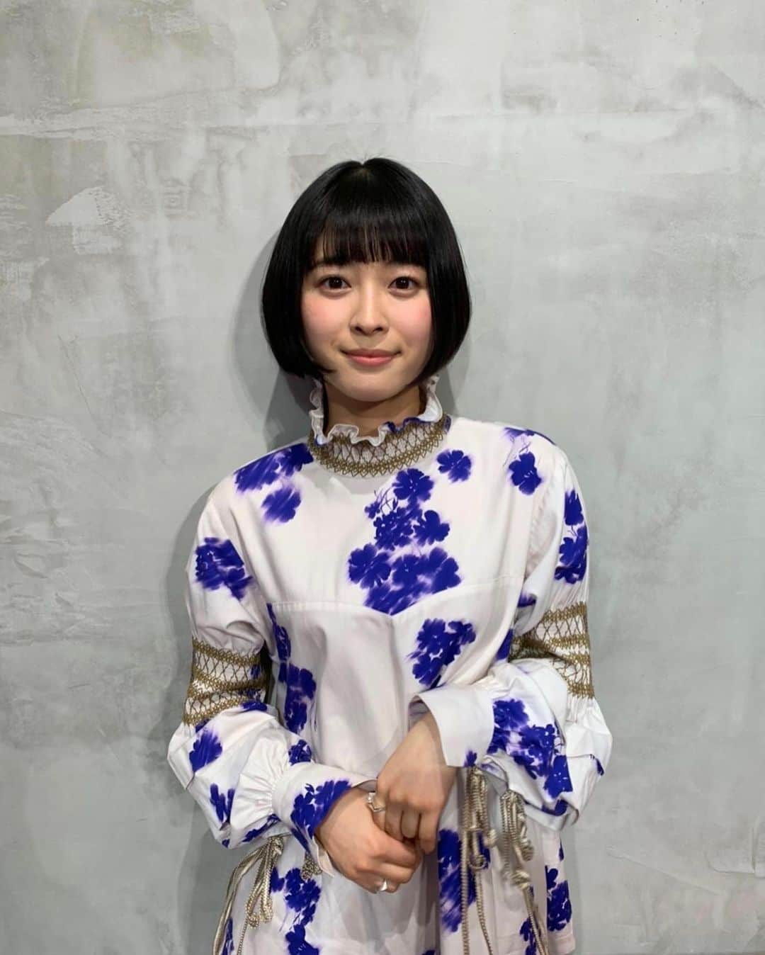 河村花さんのインスタグラム写真 - (河村花Instagram)「. 本日取材していただきました。 またお知らせします。  #女神の教室 放送日まであと3日！！ お楽しみに🌻 #河村花」1月6日 20時25分 - hana_kawamura