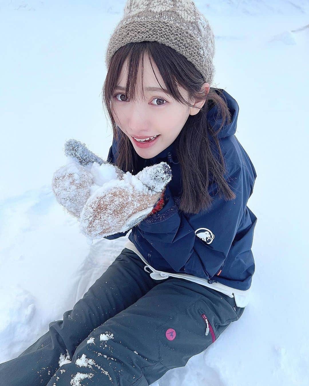 運上弘菜さんのインスタグラム写真 - (運上弘菜Instagram)「. ひさしぶりにお正月帰省することができて 本気の雪遊びしました🌨 ケガが怖くて諦めたスキーも来年はしたいなあ」1月6日 21時17分 - nappi_0809