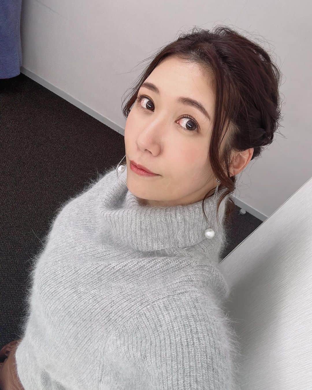穂川果音さんのインスタグラム写真 - (穂川果音Instagram)「hair style  編み下ろしスタイルですよ〜」1月7日 12時52分 - hokawakanonn