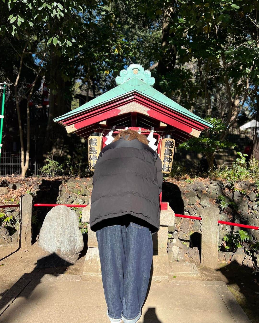 西山茉希さんのインスタグラム写真 - (西山茉希Instagram)「大吉やっぴ😛  ずっと行きたい広島厳島神。 工事が終わったみたいだから今年叶えられたらいいな。  計画をはじめよう🌈⛩🌈  #令和のチョコバナナ #カラフル度高め」1月7日 13時12分 - maki.nshiyama50