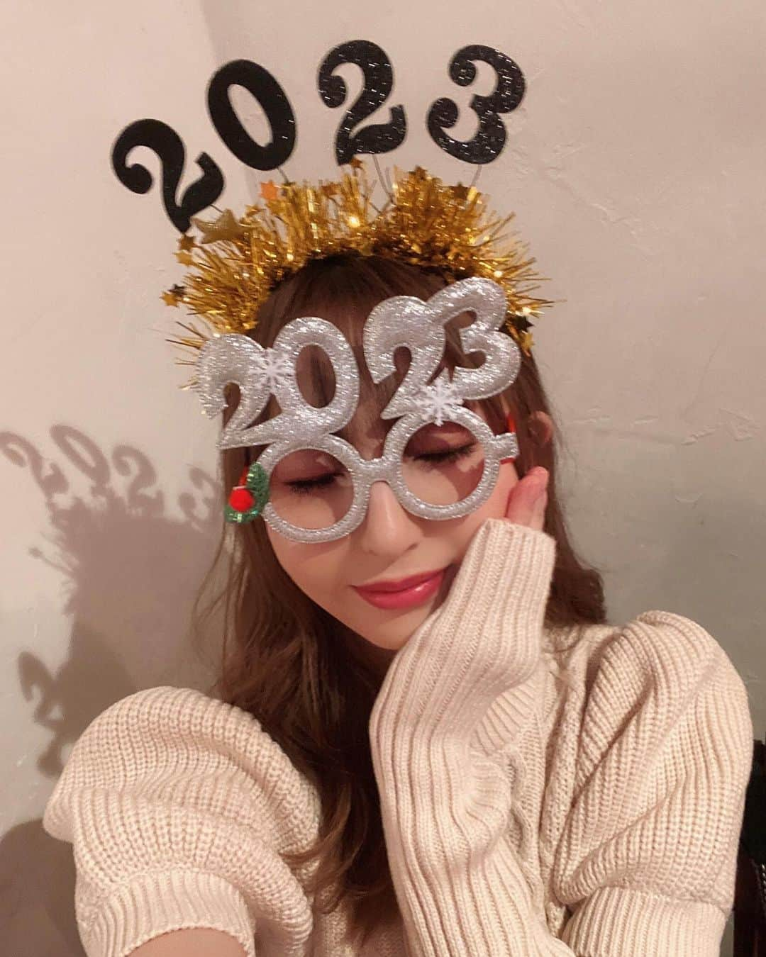 市川愛さんのインスタグラム写真 - (市川愛Instagram)「2023🎍⛩🎊 年末はカウントダウンパーティー🎉 年始は実家おせちでまったり🏠  #happynewyear#2023年#カウントダウンパーティー#新年のご挨拶#おせち#おせち料理#金城樓#金城樓おせち#実家ご飯#パーティー料理#年末年始#大晦日ごはん」1月7日 15時05分 - pkmnai