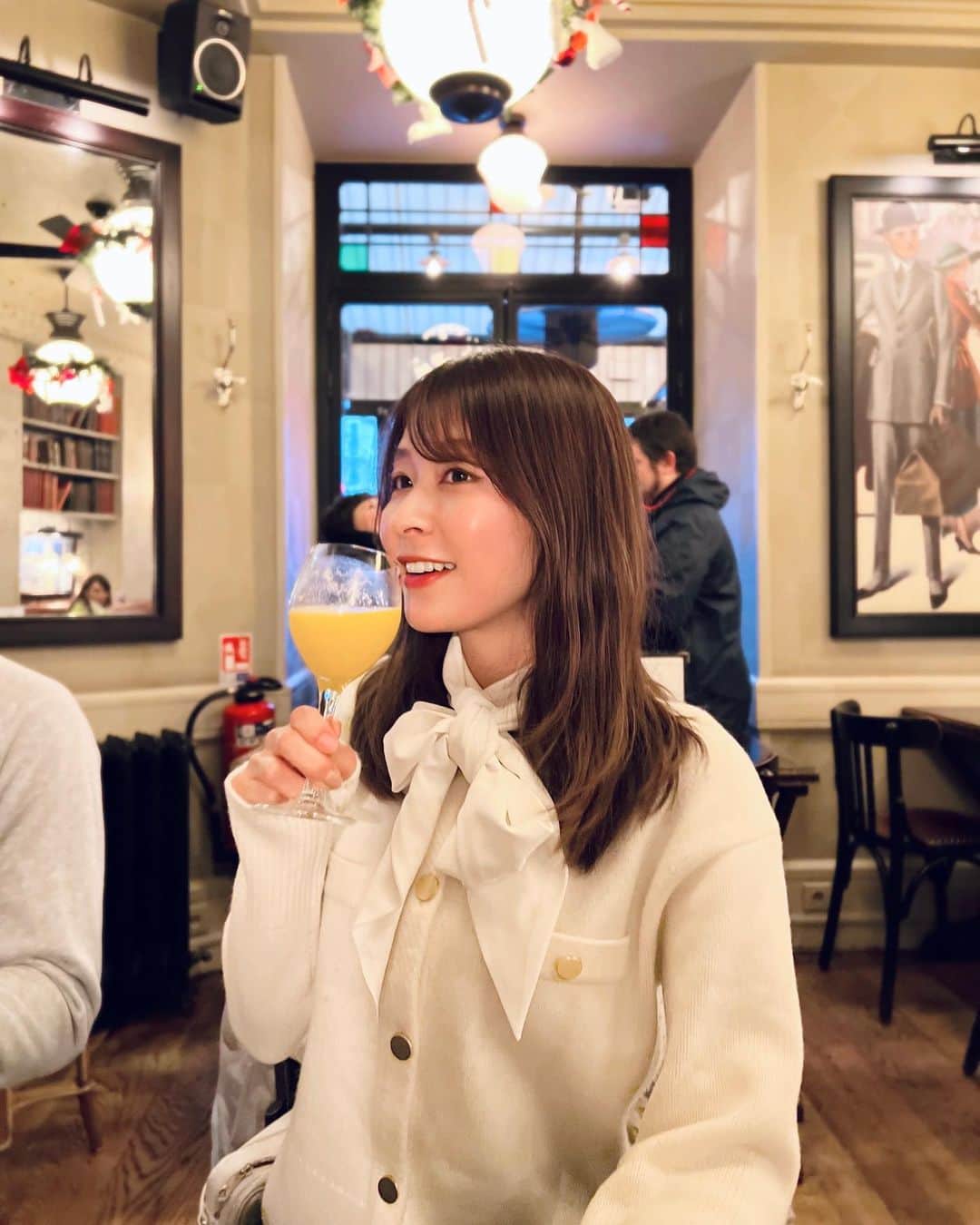 権田裕美さんのインスタグラム写真 - (権田裕美Instagram)「. みなさん #🇬🇧 マークありがとうございました😆 冬休み投稿もう少しお付き合いください♪  パリからロンドンに移動し、年越しからのんびり過ごすことができました✨ ロンドン五輪以来11年ぶりの再来です♪ 記憶を辿りながら懐かしさでいっぱいの街並みでした✨ (10枚目はロンドン五輪時の写真です📷) . . . . ... #ロンドン#ロンドン旅行#ロンドン五輪#ビッグベン#バッキンガム宮殿#ロンドンバス#London#london🇬🇧#BuckinghamPalace#Buckingham#bigben#londoncity#ロンドンバス#権田裕美#息子カメラ」1月7日 19時32分 - yumigonda