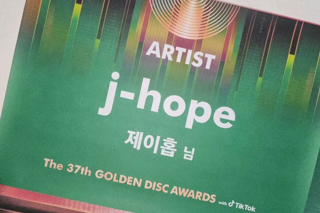 J-HOPEさんのインスタグラム写真 - (J-HOPEInstagram)「See ya!!🇹🇭💜」1月8日 0時51分 - uarmyhope