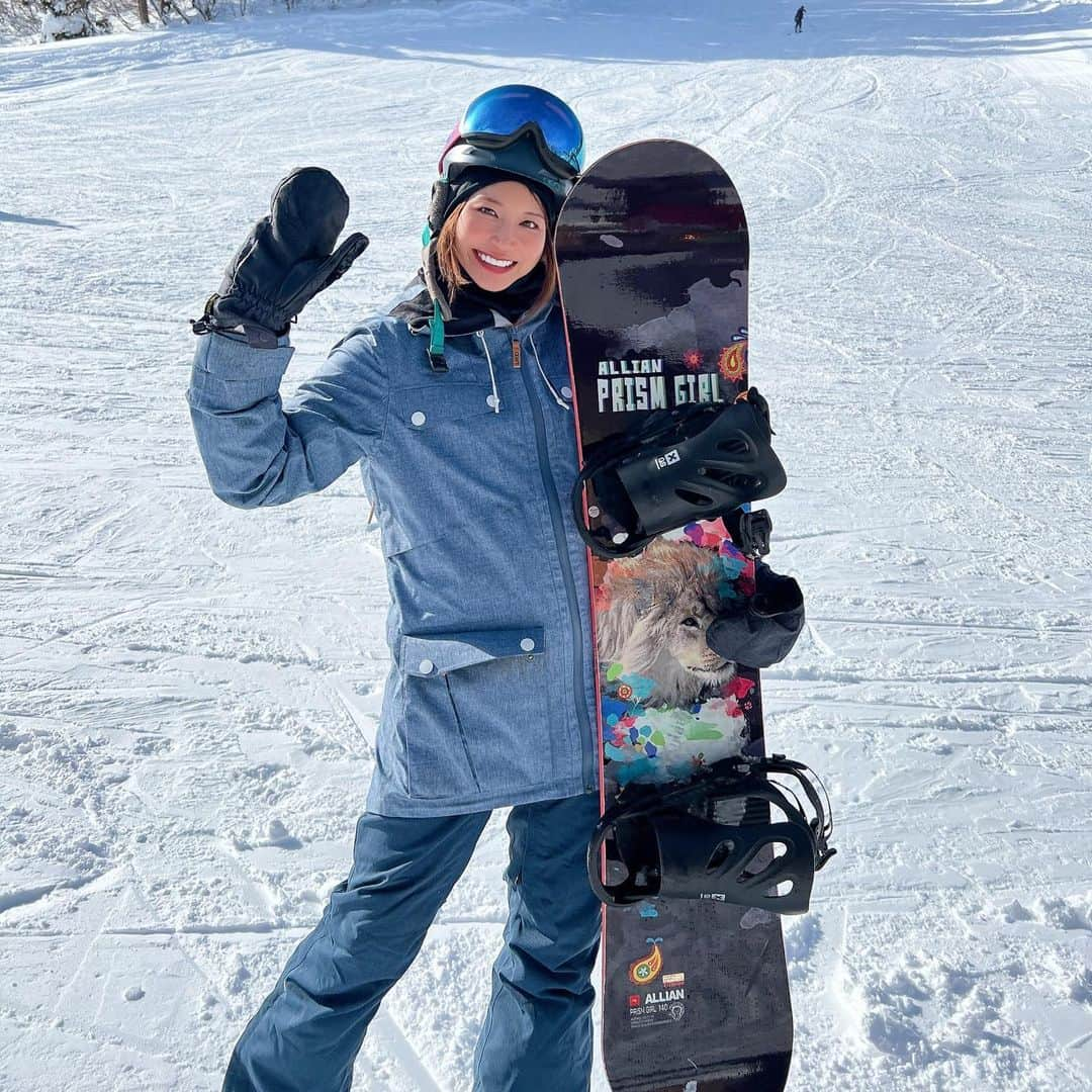 杉山美帆さんのインスタグラム写真 - (杉山美帆Instagram)「スノボもシーズンイン🏂❄️  ゴルフと同じでドリルが大事🥺ひたすらドリルしてました🤣  初滑り楽しかった〜❄️🏂今年はカービング出来るようになりたい🙄  #バイトするならエントリー #全研本社 #myアセット #スノボ #アライアン #オークリー #スノーボード」1月8日 19時44分 - mih0_golf