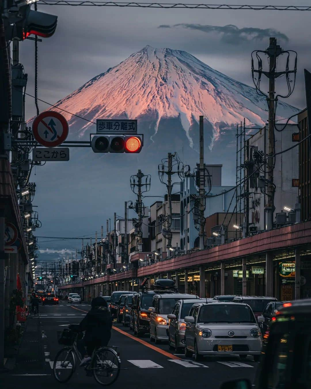 deepskyさんのインスタグラム写真 - (deepskyInstagram)「Happy New Year from Japan 🇯🇵 . . Mt. Fuji is a special mountain, so it often appears on New Year's things. I've photographed it about  7 years. These are my fav.  . 新年明けましておめでとうございます。新年初投稿なので、お気に入りの富士山の写真です。今年もよろしくお願いいたします。 . . #mtfuji #japan #newyear #discoverer #nature #earthpix #beautifuldestinations #hakone #shizuoka #yamanashi #富士山 #日本 #写真」1月8日 20時11分 - _deepsky