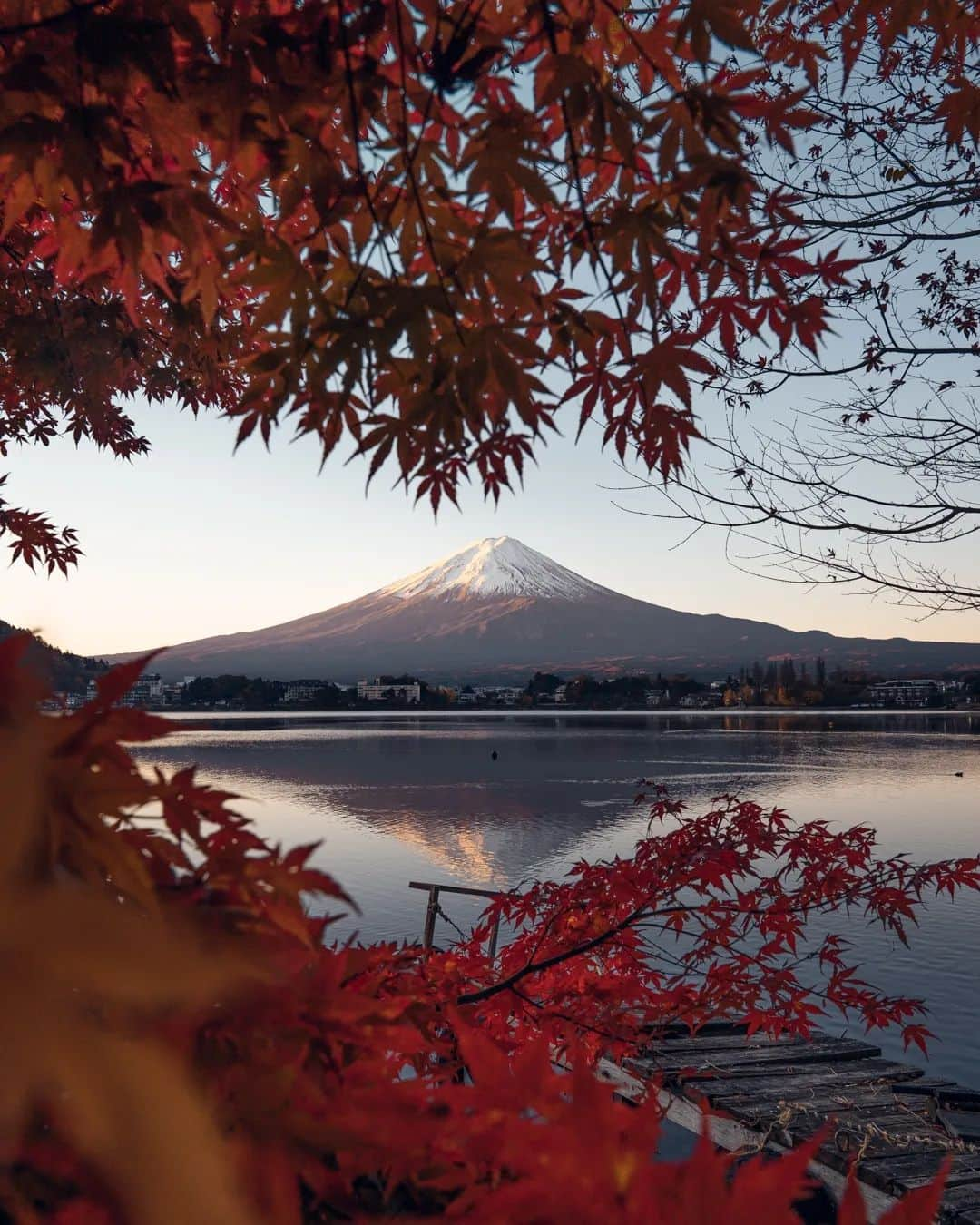 deepskyさんのインスタグラム写真 - (deepskyInstagram)「Happy New Year from Japan 🇯🇵 . . Mt. Fuji is a special mountain, so it often appears on New Year's things. I've photographed it about  7 years. These are my fav.  . 新年明けましておめでとうございます。新年初投稿なので、お気に入りの富士山の写真です。今年もよろしくお願いいたします。 . . #mtfuji #japan #newyear #discoverer #nature #earthpix #beautifuldestinations #hakone #shizuoka #yamanashi #富士山 #日本 #写真」1月8日 20時11分 - _deepsky