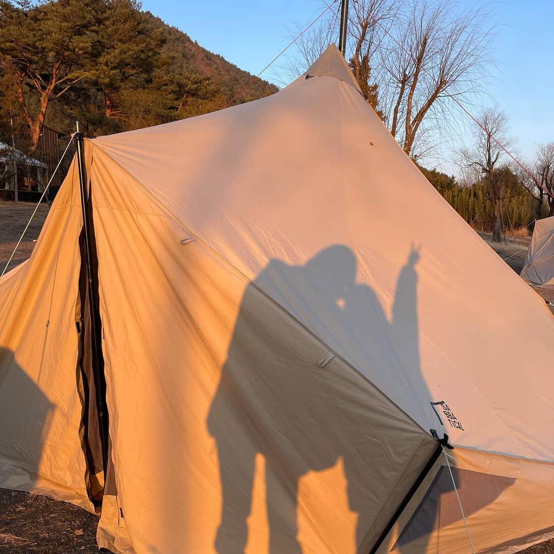 辺見えみりさんのインスタグラム写真 - (辺見えみりInstagram)「2023年 最初のキャンプ⛺️」1月8日 22時37分 - emiri_hemmi