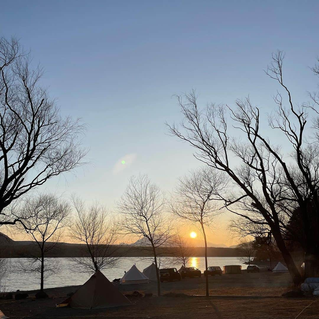 辺見えみりさんのインスタグラム写真 - (辺見えみりInstagram)「2023年 最初のキャンプ⛺️」1月8日 22時37分 - emiri_hemmi