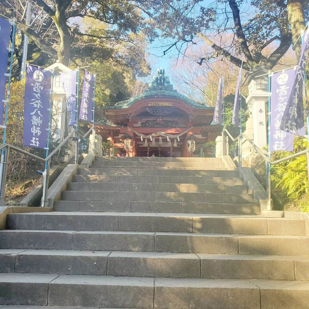 池田夏希さんのインスタグラム写真 - (池田夏希Instagram)「今年も初詣に雪が谷八幡神社へ⛩️🌄 . 今年は年女🐰 そして本厄☝️ なので、厄祓いもしていただきました🙏 おみくじは普通のおみくじと恋みくじを引いて普通のは小吉、恋みくじは大吉でした✨ 2023年、どんな年になるか楽しみだっ♡ . #お正月 #初詣 #雪が谷八幡神社 #卯年 #年女 #厄年 #本厄 #厄祓い #厄祓いのご祈祷 #おみくじ #小吉 #恋みくじ #大吉 #御守り #神社 #thenewyear #firstvisitoftheyeartoashrine #yearoftherabbit #unluckyyear #exorcism #omikuji #amulet #shrine」1月8日 23時04分 - natsukiikeda624