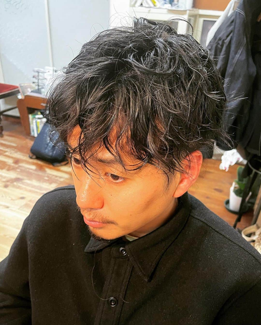 杉本知香さんのインスタグラム写真 - (杉本知香Instagram)「つつみくん、 YouTube宮迫です！のダイエット企画で 3か月でなんと−18.5kg‼️ イケメンになったので ツイストスパイラルパーマかけたら さらにイケメンになった💦 イケメンな表情腹立つ🤣😂 衝撃ビフォアフターの映像、是非観て下さい😂🤣  #中目黒美容室 #つつみひろき #宮迫です #ダイエット企画 #イケメン」1月9日 10時49分 - sugimotoc