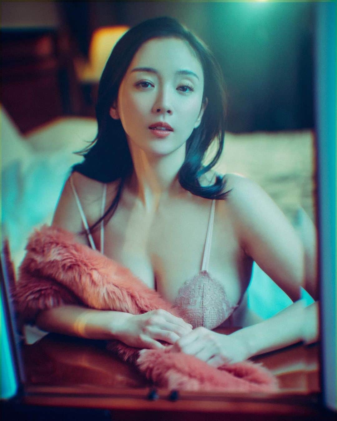 園都さんのインスタグラム写真 - (園都Instagram)「nostalgic 🌹  photographer @timgallo  lingerie  @marieroppongi7   #tewinset #italianlingerie #miyakosono #gravure #japanesegirl #photooftheday」1月9日 19時37分 - miyakosono_official