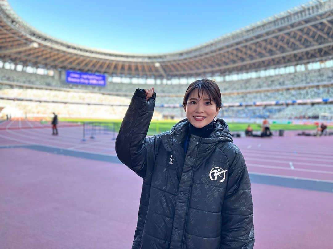 郡司恭子さんのインスタグラム写真 - (郡司恭子Instagram)「* 第101回 全国高校サッカー選手権大会⚽️ 閉幕しました…🚩  サッカー部のみなさん 選手や大会を支えたみなさん、 本当にお疲れ様でした✨  聖地🏆国立で躍動する選手たち。 湧き上がる歓声、拍手…  この舞台に関わるたび 青春を取り戻すような感覚に…😌🌿  今夜はもう少しだけ、 その余韻に浸りたいと思います…🤍  #日本テレビ #101 #高校サッカー #国立  @ntv_hss @ntv_football  #取材 させてくださった皆さま #ありがとうございました  #アナウンサー #郡司恭子」1月9日 22時26分 - kyoko_gunji