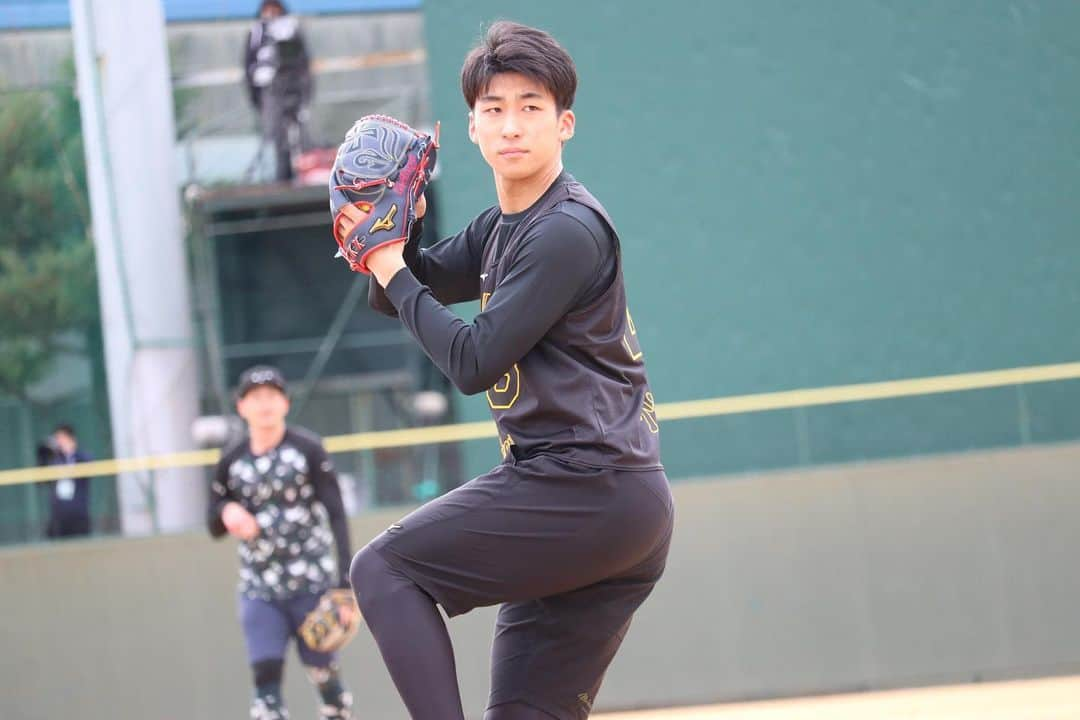 阪神タイガースさんのインスタグラム写真 - (阪神タイガースInstagram)「1月10日、鳴尾浜球場での新人合同自主トレの様子です！ #森下翔太 選手 #門別啓人 選手 #井坪陽生 選手 #茨木秀俊 選手 #戸井零士 選手 #富田蓮 選手 #野口恭佑 選手 #阪神タイガース  #新人合同自主トレ  #ARE」1月10日 14時52分 - hanshintigers_official