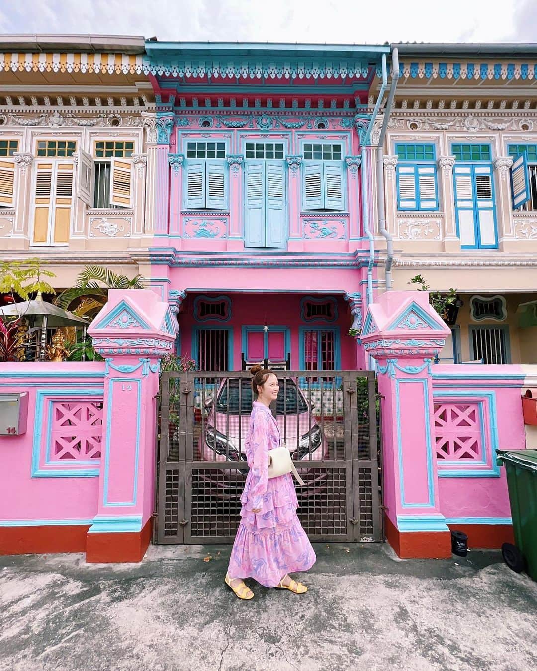 Ami さんのインスタグラム写真 - (Ami Instagram)「使いやすさ🙆‍♀️で、どんな服にも合う万能バッグと 急遽買ったクロックスが気に入りすぎた写真！光る♡が可愛すぎるの😍 あと、感動した景色を。  #シンガポールの思い出」1月10日 16時39分 - ami_dream05