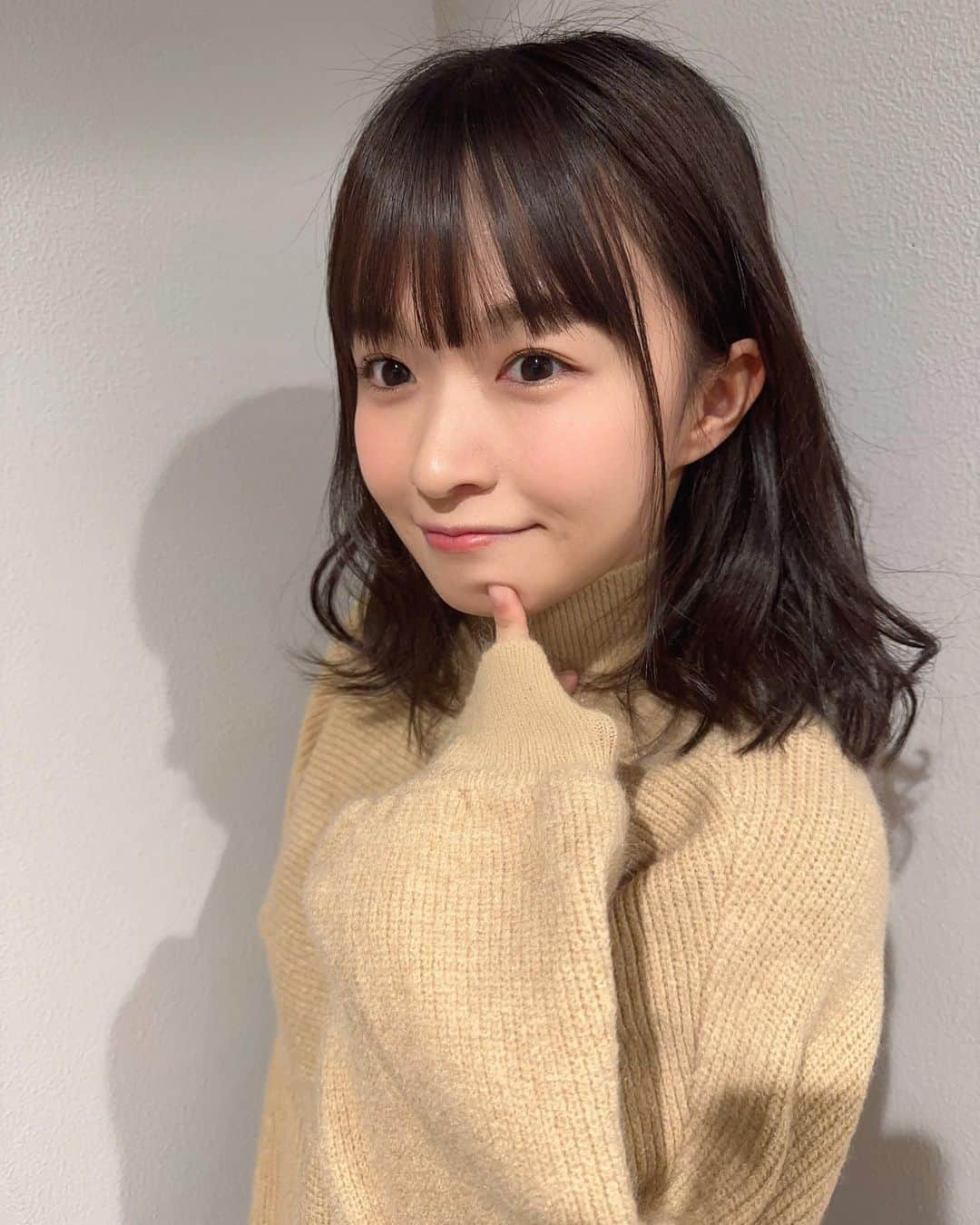 百川晴香さんのインスタグラム写真 - (百川晴香Instagram)「髪の毛くるくるかわいい💓？   #idol #japanesegirl #cute」1月10日 17時50分 - momokawaharuka