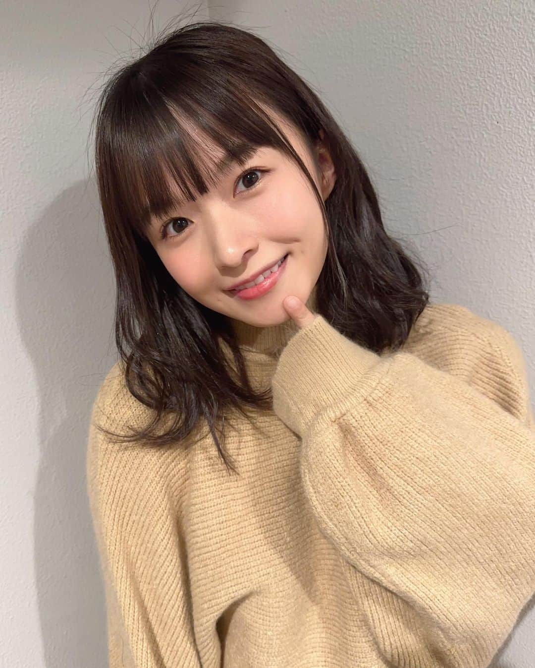 百川晴香さんのインスタグラム写真 - (百川晴香Instagram)「髪の毛くるくるかわいい💓？   #idol #japanesegirl #cute」1月10日 17時50分 - momokawaharuka