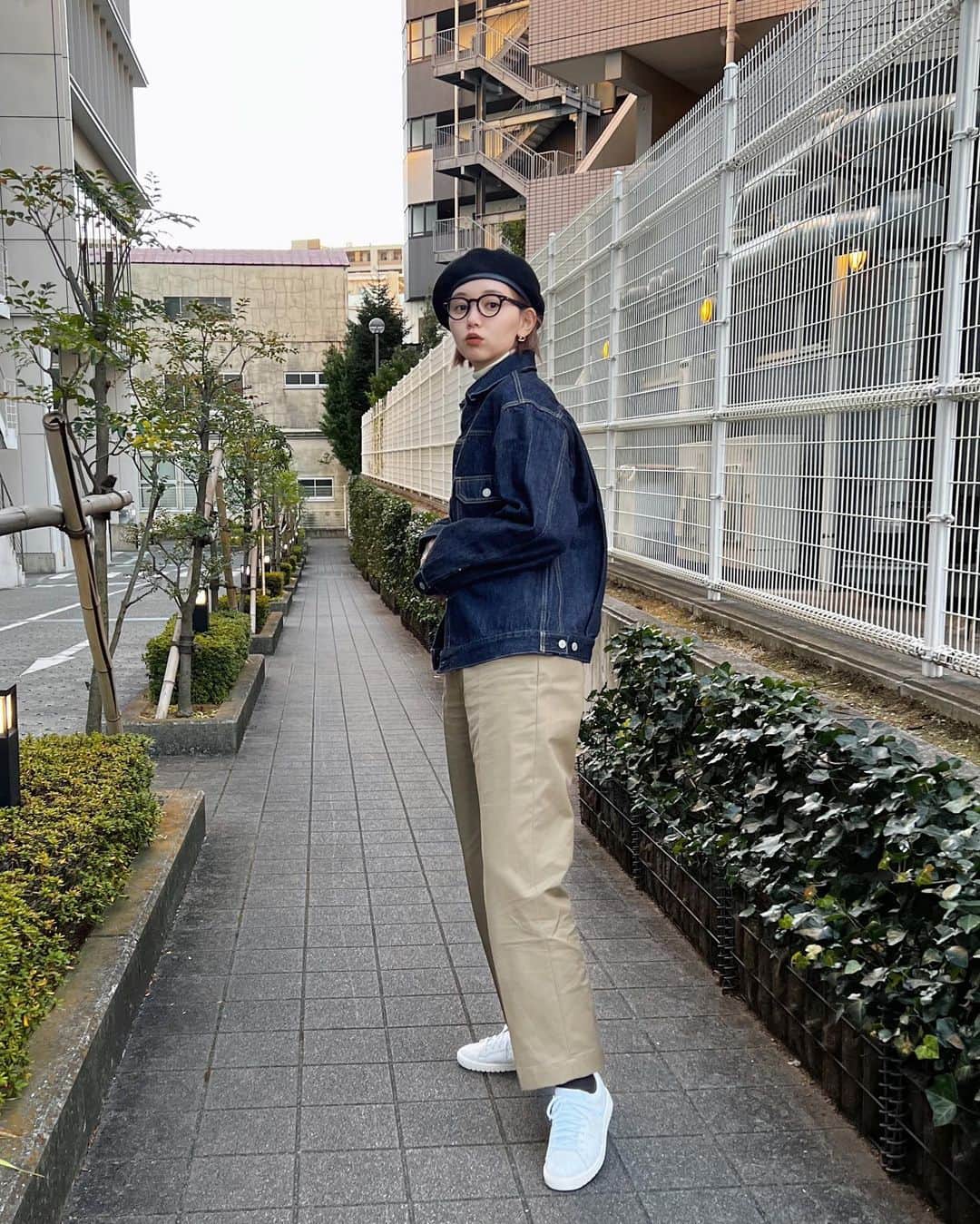 江野沢愛美さんのインスタグラム写真 - (江野沢愛美Instagram)「最近のお気に入り私服コーデ☺︎ シンプルなスタイルが相変わらず好きです。 白のスニーカーは何にでも合うから助かる👟♡  #ASICSSportStyle #ASICS #ASICSSTYLE #GELPTG」1月10日 19時04分 - enosawa_manami