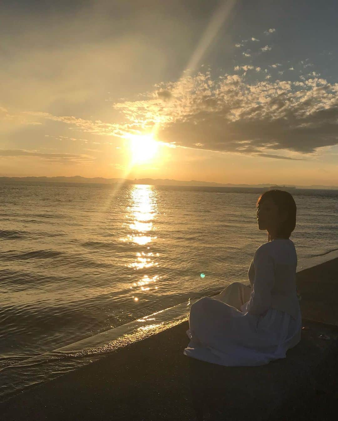 七海ティナさんのインスタグラム写真 - (七海ティナInstagram)「1月10日は 七海ティナAVデビューした日です。  空白の期間がありますが、5年目も頑張ります。  皆様の応援が力になっています😌 本当にありがとう。 今後も七海ティナをどうぞよろしくお願い致します。  #japanesegirl #asiagirl #gravure#bodymake#cosplayer  #日本的#ソフトオンデマンド#七海蒂娜#撮影#グラビア#ショートヘア」1月10日 19時38分 - tinaaaa1208